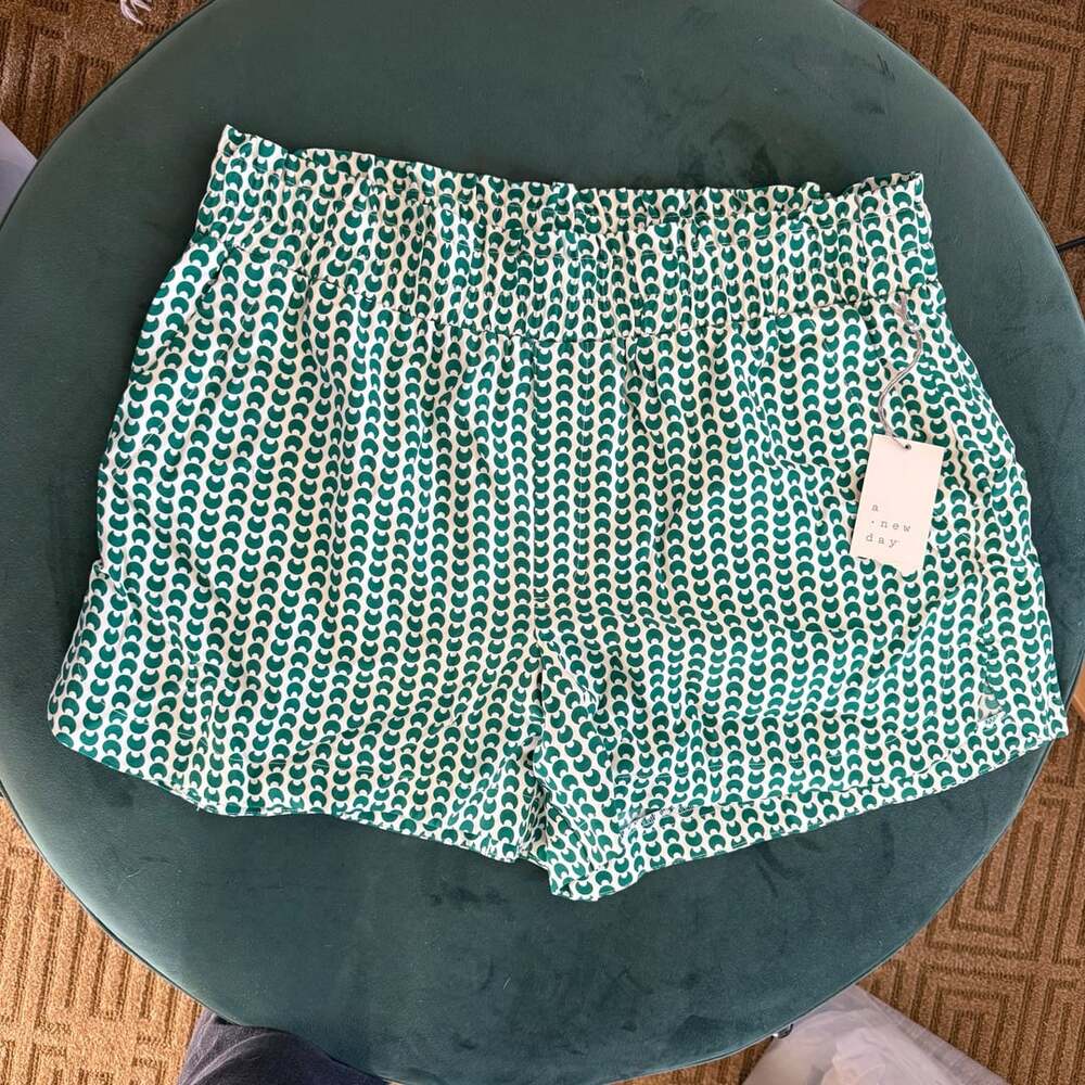 A New Day Geometric Print Shorts | L | retro, 70s, eclectic